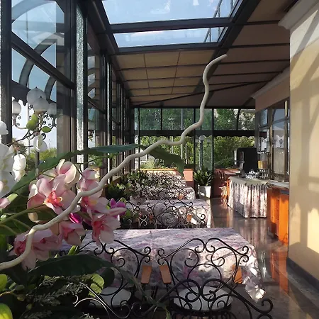 Hotel Eden